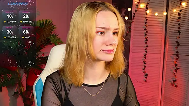 Snapshot of Ramona___ chatting on February 10, 2026, 6:12 am Ramona online show from February 10, 2026, 6:12 am