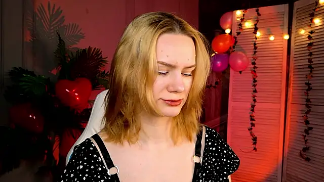 Snapshot of Ramona___ chatting on February 13, 2026, 6:24 am Ramona online show from February 13, 2026, 6:24 am