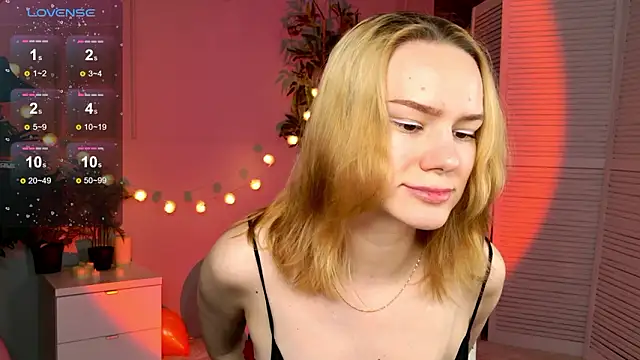 Snapshot of Ramona___ chatting on March 2, 2026, 6:14 am Ramona online show from March 2, 2026, 6:14 am