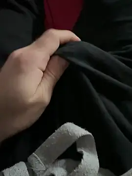 Snapshot of j1991j chatting on October 21, 2025, 9:36 pm j1991j online show from October 21, 2025, 9:36 pm