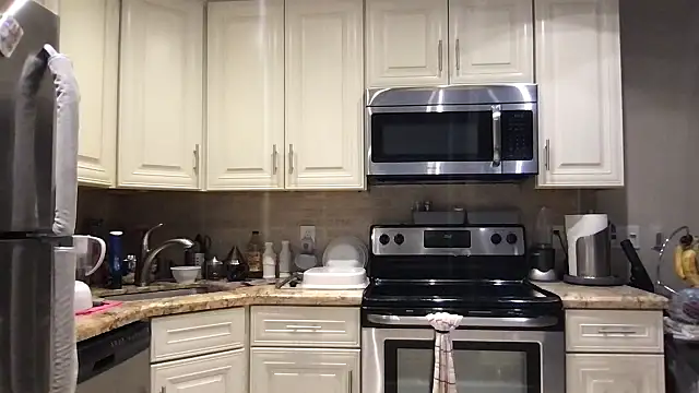 Snapshot of BigGuyMuscle chatting on February 18, 2026, 7:54 pm BigGuyMuscle online show from February 18, 2026, 7:54 pm