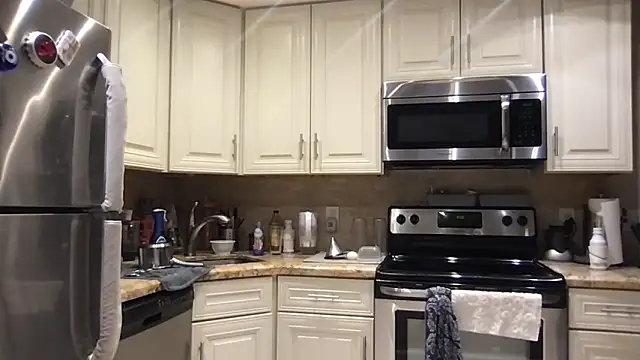 Snapshot of BigGuyMuscle chatting on February 2, 2026, 12:31 am BigGuyMuscle online show from February 2, 2026, 12:31 am