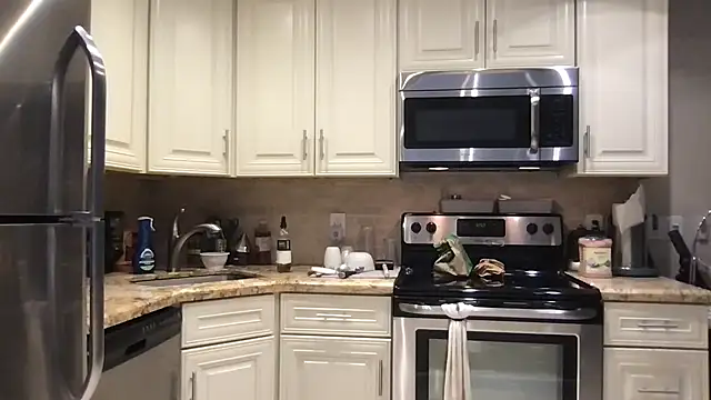 BigGuyMuscle online show from November 18, 2025, 4:54 pm