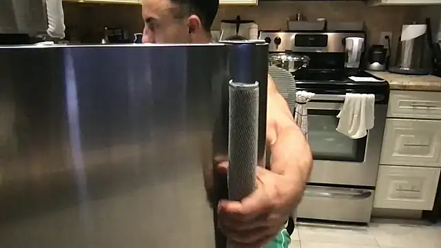 Snapshot of BigGuyMuscle chatting on February 16, 2026, 9:08 am BigGuyMuscle online show from February 16, 2026, 9:08 am