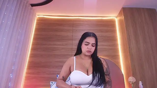 alexaa walker online show from April 15, 2026, 12:32 pm