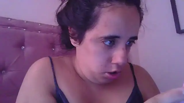 Snapshot of annarose19 chatting on February 2, 2026, 8:41 pm annarose19 online show from February 2, 2026, 8:41 pm