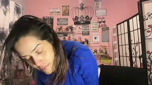 latinacubana online show from February 6, 2025, 12:11 am