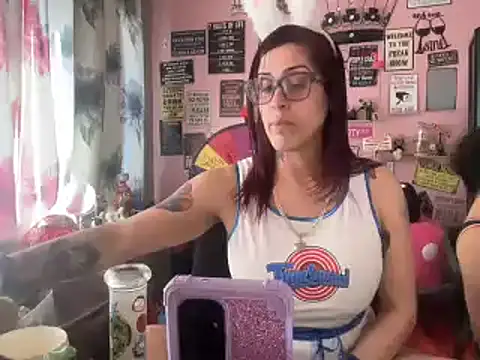 latinacubana online show from March 9, 2025, 8:42 pm