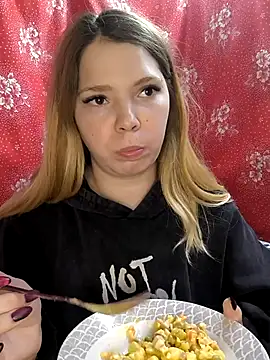 Snapshot of Zuli_Kiska chatting on November 26, 2025, 11:54 am Zuli Kiska online show from November 26, 2025, 11:54 am