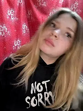 Snapshot of Zuli_Kiska chatting on November 22, 2025, 8:51 pm Zuli Kiska online show from November 22, 2025, 8:51 pm