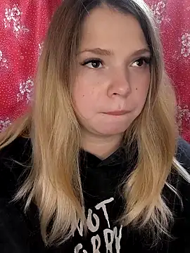 Snapshot of Zuli_Kiska chatting on October 24, 2025, 11:20 am Zuli Kiska online show from October 24, 2025, 11:20 am