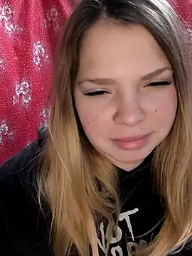 Snapshot of Zuli_Kiska chatting on November 30, 2025, 12:39 pm Zuli Kiska online show from November 30, 2025, 12:39 pm