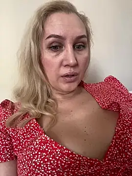 Snapshot of YourBlondee chatting on February 25, 2026, 3:51 am YourBlondee online show from February 25, 2026, 3:51 am