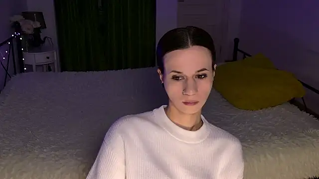 ItsAlisia online show from December 4, 2025, 1:54 pm