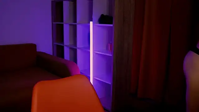 ItsAlisia online show from November 4, 2025, 2:10 pm