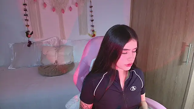 iriswest  online show from March 12, 2026, 2:06 am