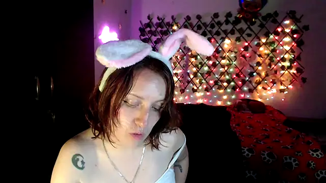 kittykalor09 online show from April 2, 2026, 3:35 am