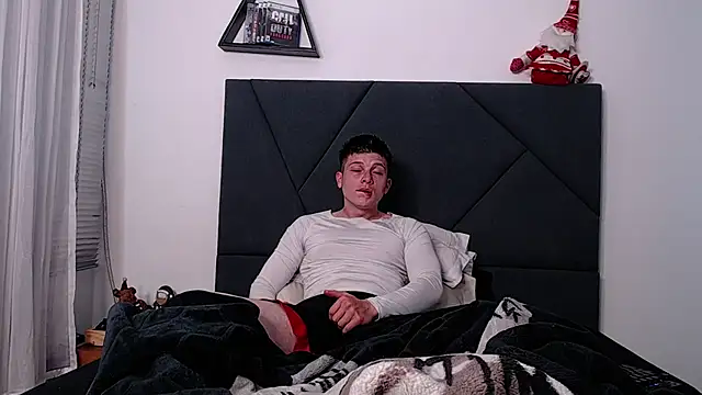 MathewCollin online show from December 28, 2024, 1:17 pm