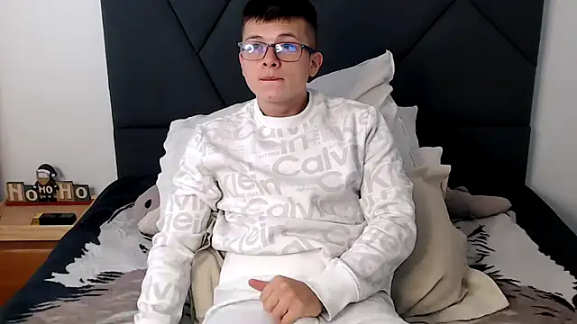 MathewCollin online show from February 3, 2025, 12:25 pm