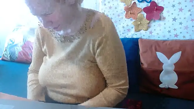 Snapshot of QueenLana chatting on June 2, 2026, 7:52 am QueenLana online show from June 2, 2026, 7:52 am