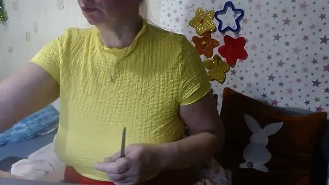 QueenLana online show from December 18, 2025, 4:28 am