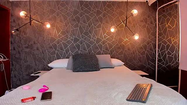 danaythamara1 online show from October 9, 2025, 7:25 pm