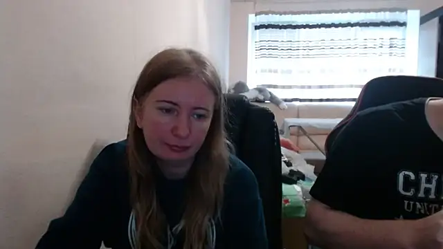 Snapshot of PeterAndJen chatting on November 4, 2025, 8:18 am PeterAndJen online show from November 4, 2025, 8:18 am