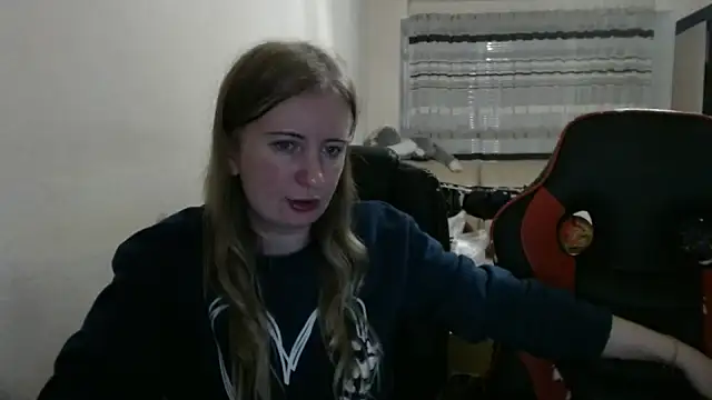 Snapshot of PeterAndJen chatting on November 1, 2025, 7:41 pm PeterAndJen online show from November 1, 2025, 7:41 pm