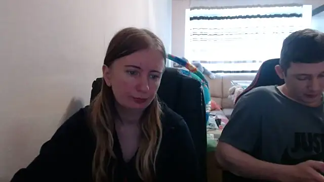 PeterAndJen online show from September 20, 2025, 7:46 am