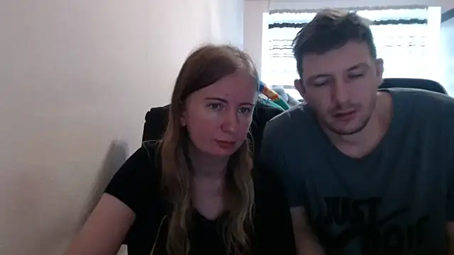PeterAndJen online show from September 18, 2025, 7:22 am