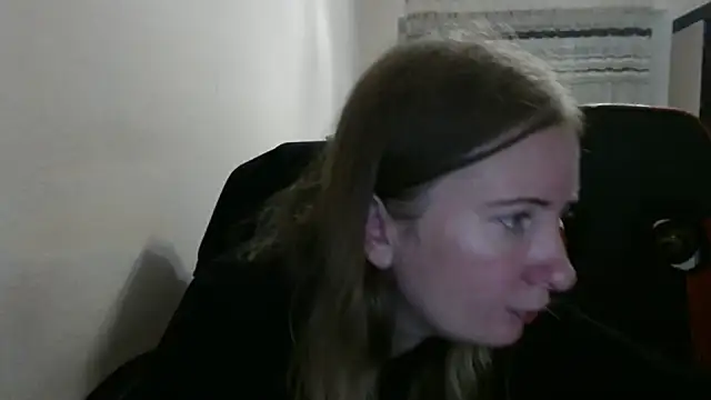 Snapshot of PeterAndJen chatting on October 9, 2025, 8:09 pm PeterAndJen online show from October 9, 2025, 8:09 pm