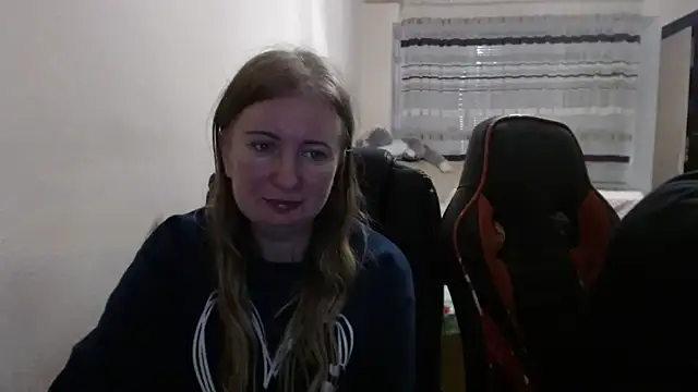 Snapshot of PeterAndJen chatting on November 2, 2025, 7:52 pm PeterAndJen online show from November 2, 2025, 7:52 pm