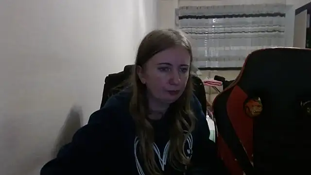 Snapshot of PeterAndJen chatting on October 29, 2025, 7:02 pm PeterAndJen online show from October 29, 2025, 7:02 pm