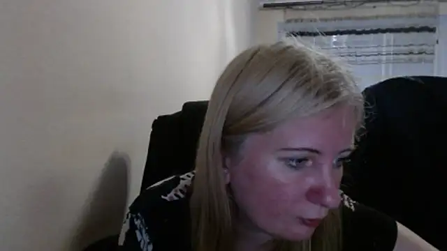 Snapshot of PeterAndJen chatting on May 31, 2026, 5:51 pm PeterAndJen online show from May 31, 2026, 5:51 pm