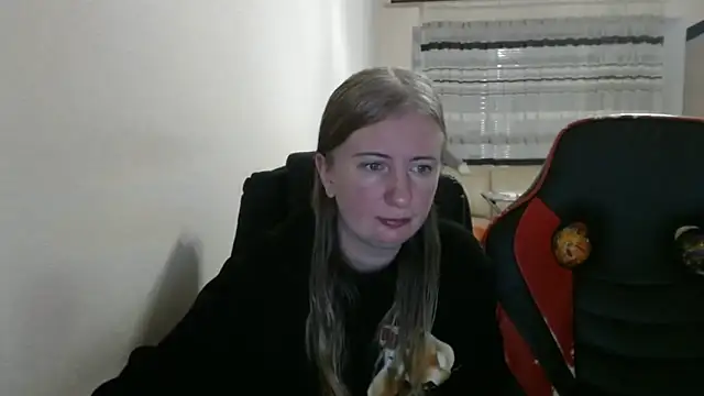 PeterAndJen online show from November 25, 2025, 8:09 pm