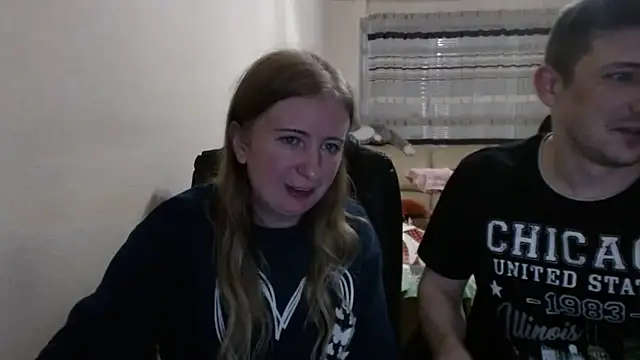 Snapshot of PeterAndJen chatting on October 31, 2025, 7:32 pm PeterAndJen online show from October 31, 2025, 7:32 pm