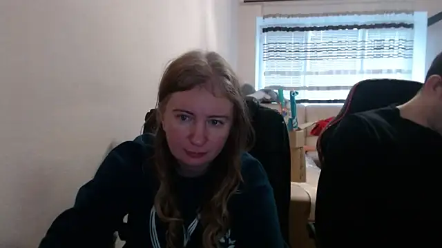 PeterAndJen online show from December 2, 2025, 7:10 am