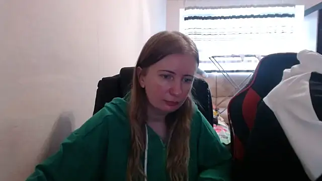 Snapshot of PeterAndJen chatting on October 17, 2025, 8:17 am PeterAndJen online show from October 17, 2025, 8:17 am