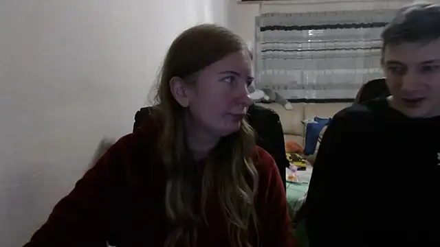 Snapshot of PeterAndJen chatting on November 16, 2025, 7:18 pm PeterAndJen online show from November 16, 2025, 7:18 pm