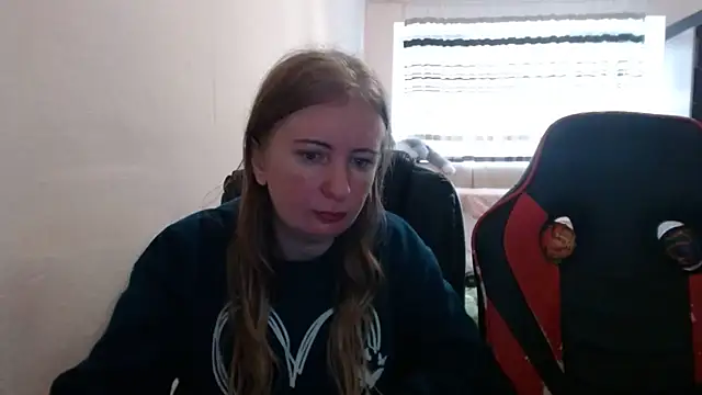 Snapshot of PeterAndJen chatting on November 3, 2025, 8:07 am PeterAndJen online show from November 3, 2025, 8:07 am