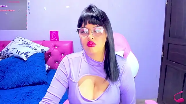 crissn0707 online show from November 20, 2025, 11:58 pm