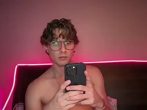 mcklister kinky feets online show from March 9, 2026, 5:00 am