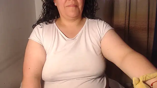 agathamiller01 online show from March 11, 2026, 10:48 pm