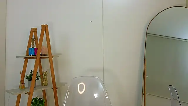 bella  adams online show from March 19, 2026, 12:05 pm