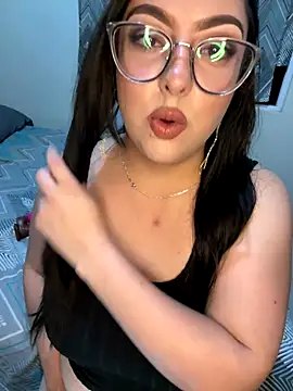 MileyGia online show from November 8, 2025, 1:09 am