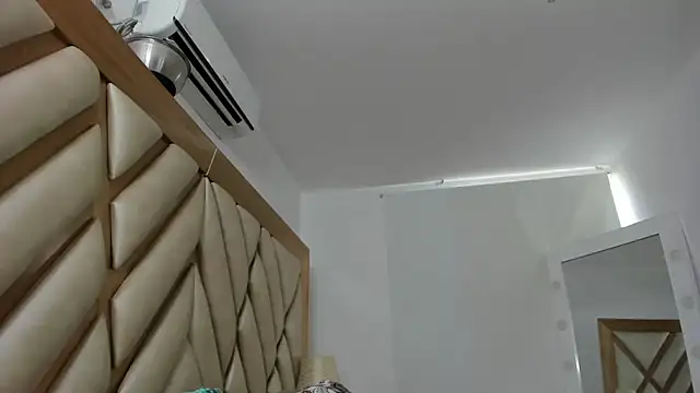 Snapshot of briana_wonder69xxx chatting on April 21, 2026, 2:45 pm briana wonder69xxx online show from April 21, 2026, 2:45 pm