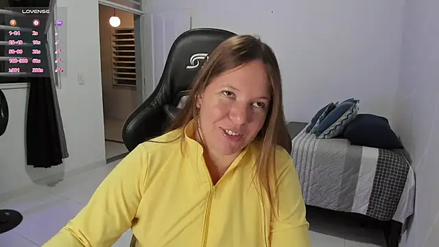 Snapshot of tamy_shine87 chatting on December 23, 2025, 2:22 am tamy shine87 online show from December 23, 2025, 2:22 am