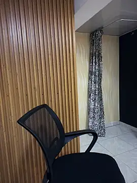 Ambar pe  online show from April 23, 2026, 8:21 pm