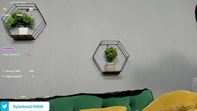 Snapshot of Dylan_Best chatting on November 3, 2025, 12:27 am Dylan Best online show from November 3, 2025, 12:27 am