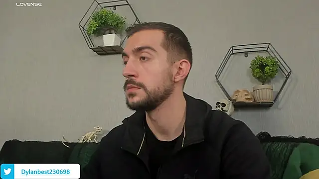 Snapshot of Dylan_Best chatting on October 16, 2025, 12:19 am Dylan Best online show from October 16, 2025, 12:19 am